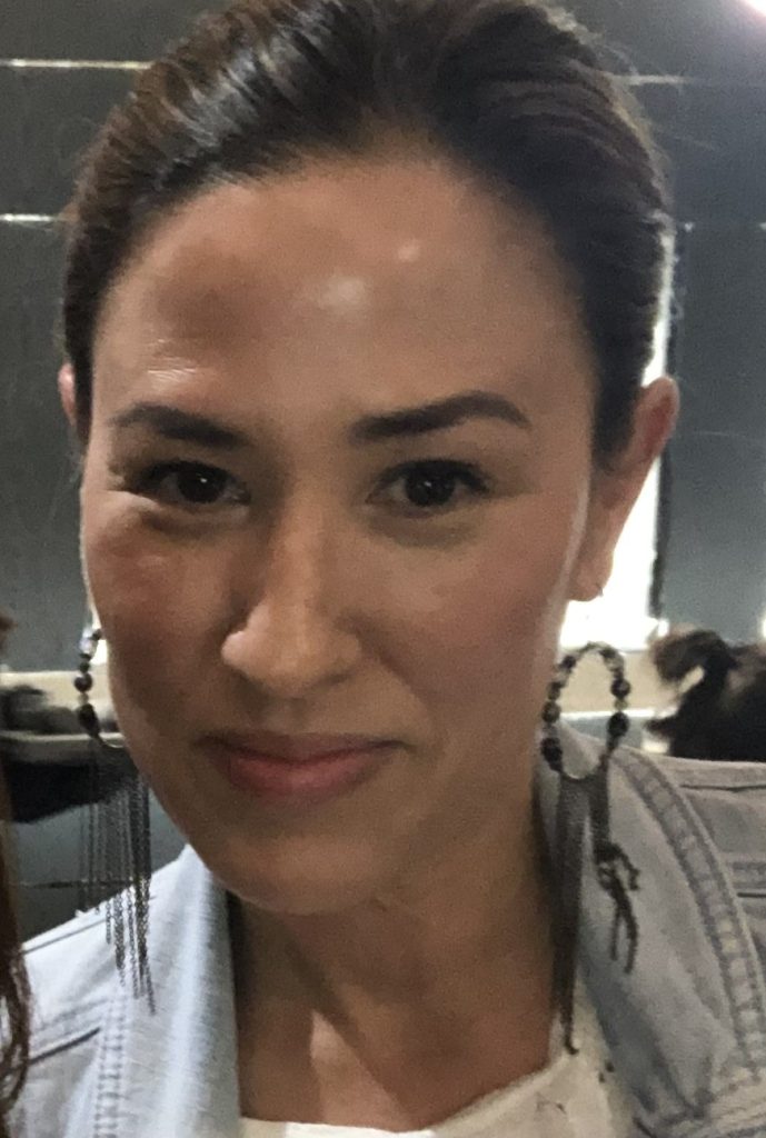 Simone Wyndham is a dynamic and highly respected figure in the beauty and PR industry, with over 20 years of expertise. 